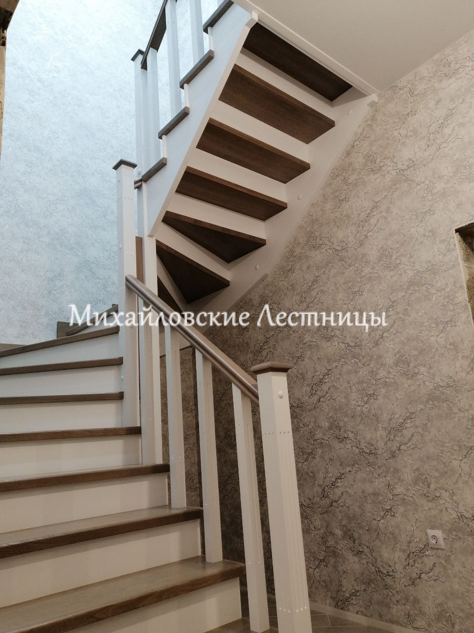 Деревянные лестницы под заказ
